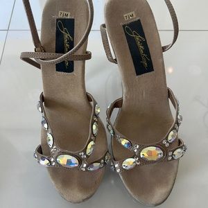 High heel iridescent formal shoes with clear bottom